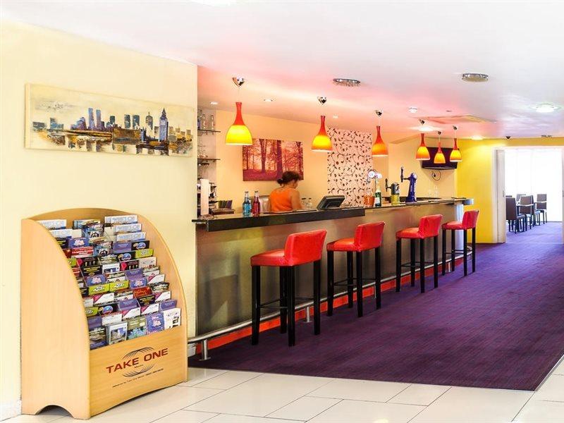 The Luton Hotel Екстер'єр фото