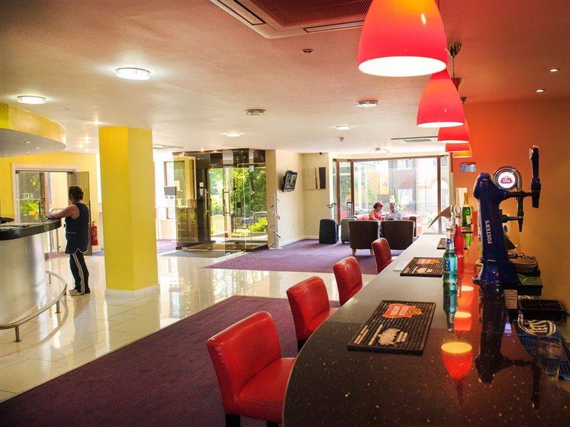 The Luton Hotel Екстер'єр фото