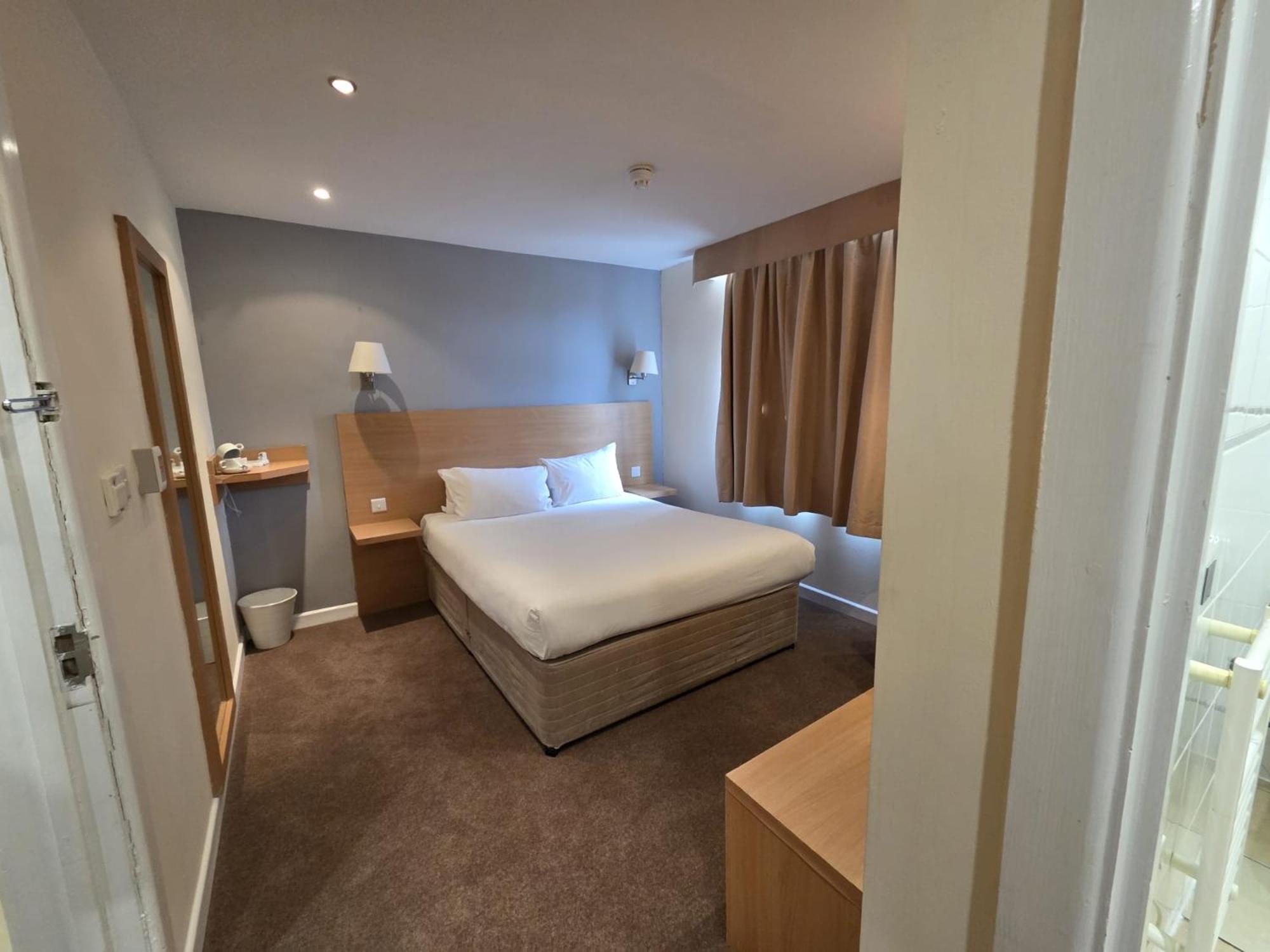 The Luton Hotel Екстер'єр фото