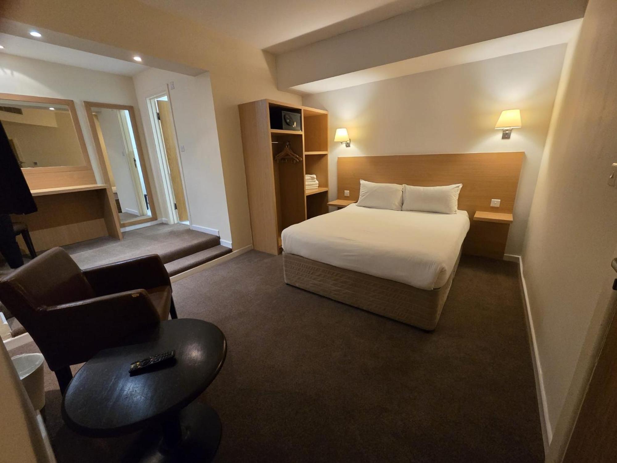 The Luton Hotel Екстер'єр фото