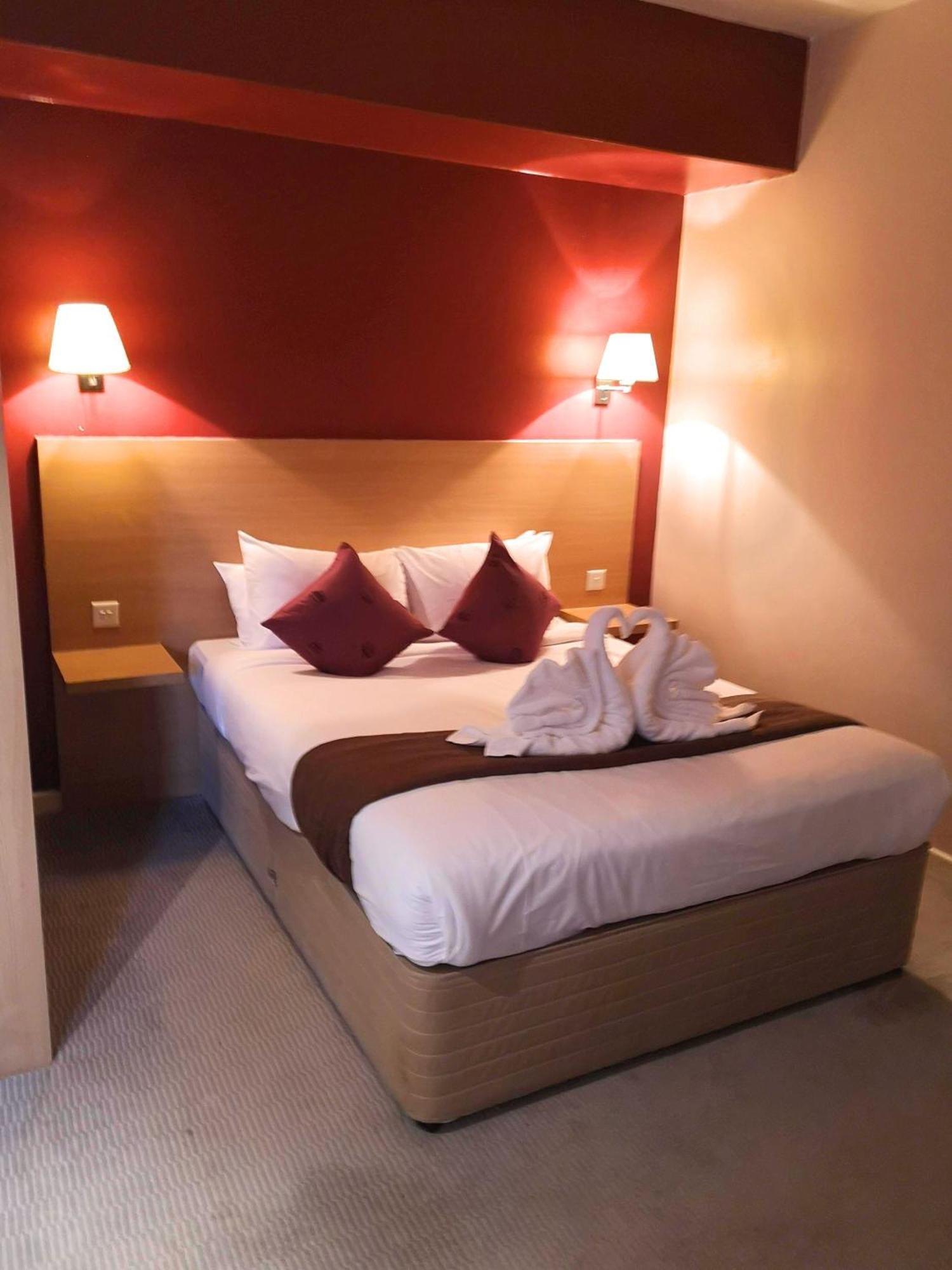 The Luton Hotel Екстер'єр фото