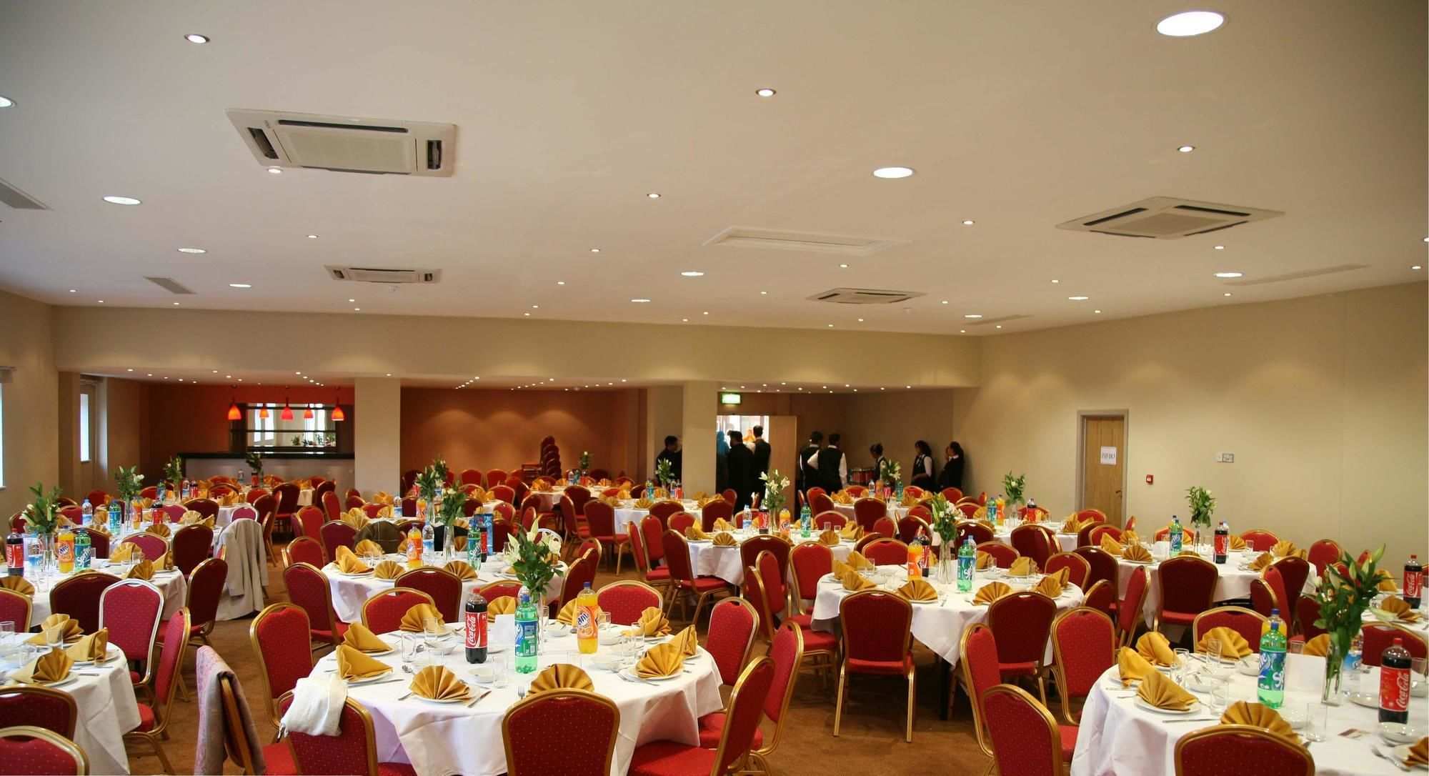The Luton Hotel Екстер'єр фото